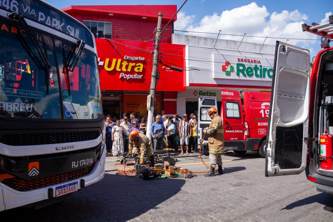 19 12 2024 acidente motoxônibus centro bm 6 foto iam martins