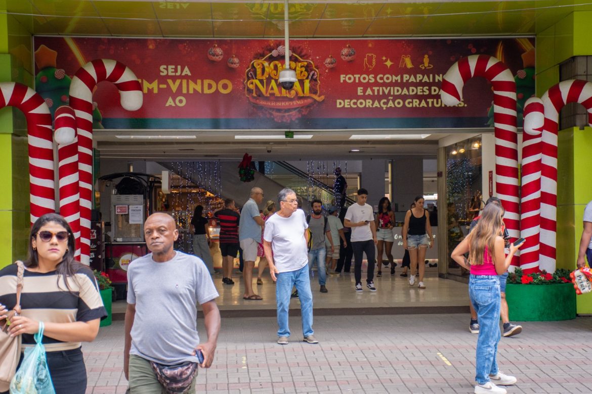 23 economia comércio e feira livre registram maior movimento às vésperas do natal iam martins