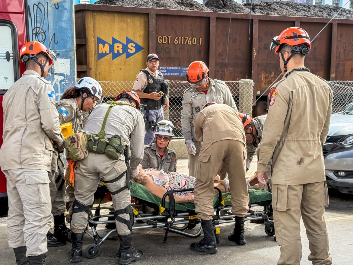 28 cf cidades mulher fica gravemente ferida após ser atingida por trem em barra mansa foto felipe vi (4)