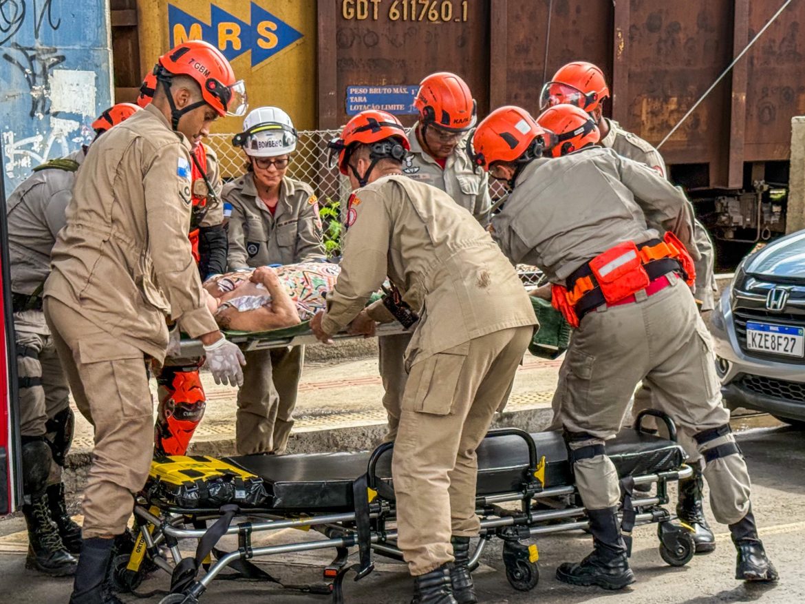 28 cf cidades mulher fica gravemente ferida após ser atingida por trem em barra mansa foto felipe vi 1