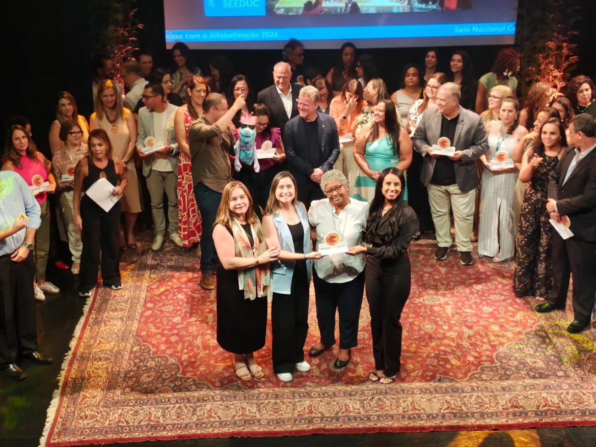 31.cf.res.cidades.educação de porto real recebe prêmio.divulgaÇÃopmpr