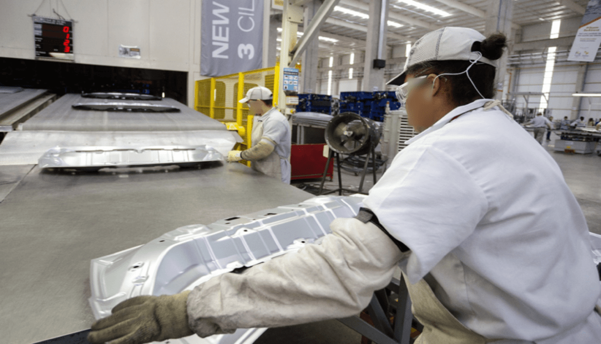 37.cf.res.economia.colaboradores de fábrica automotiva.divulgaÇÃo