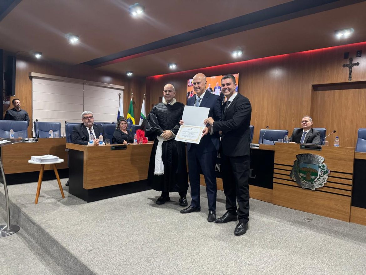 73.cf.res.polÍtica.tande vieira.1.tande.cyntiafreitas (3)