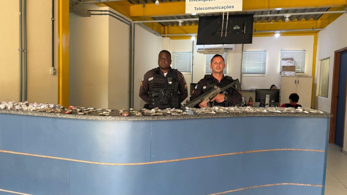 29.cf.res.polÍcia.homem é preso suspeito de tráfico.divulgaÇÃopm