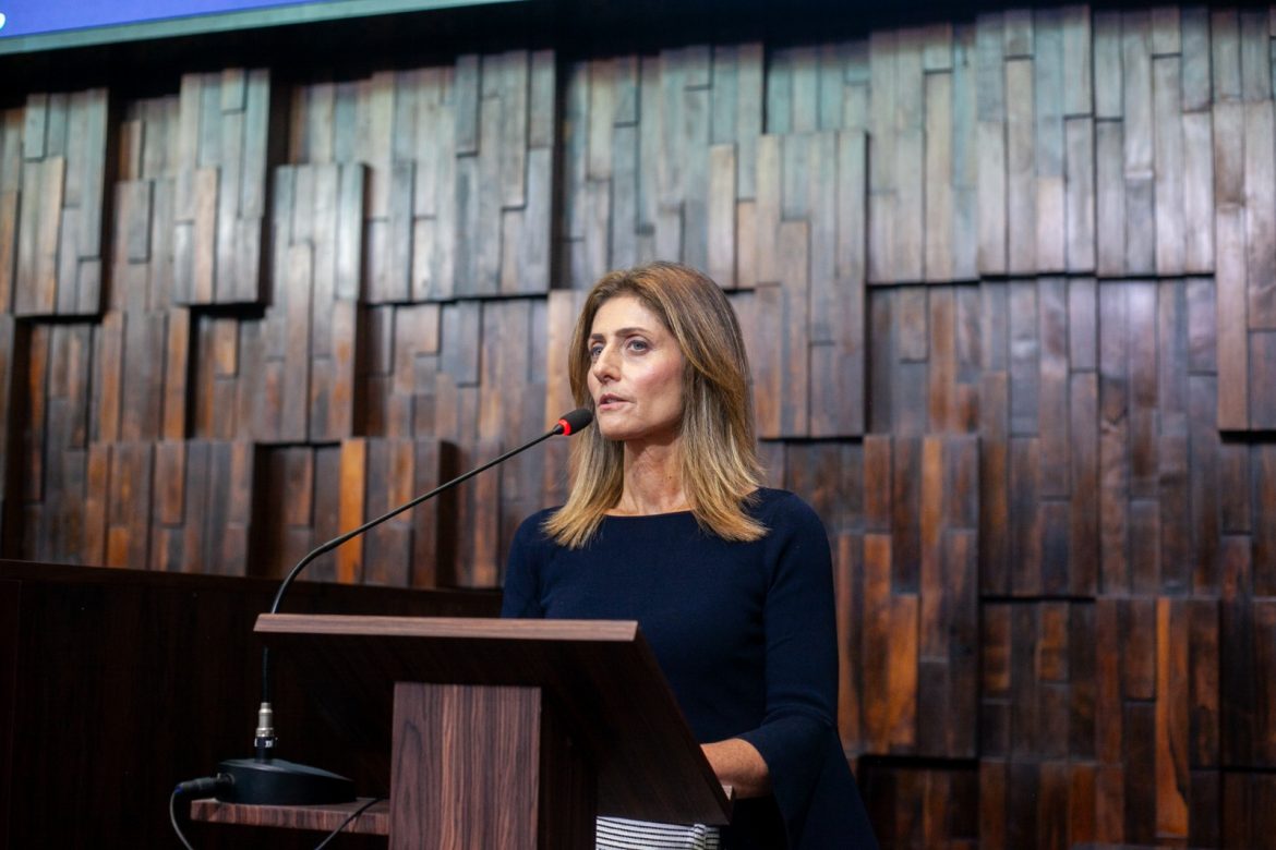 38 politica célia jordão propõe programa para desenvolvimento sustentável das cidades litorâneas divulgação