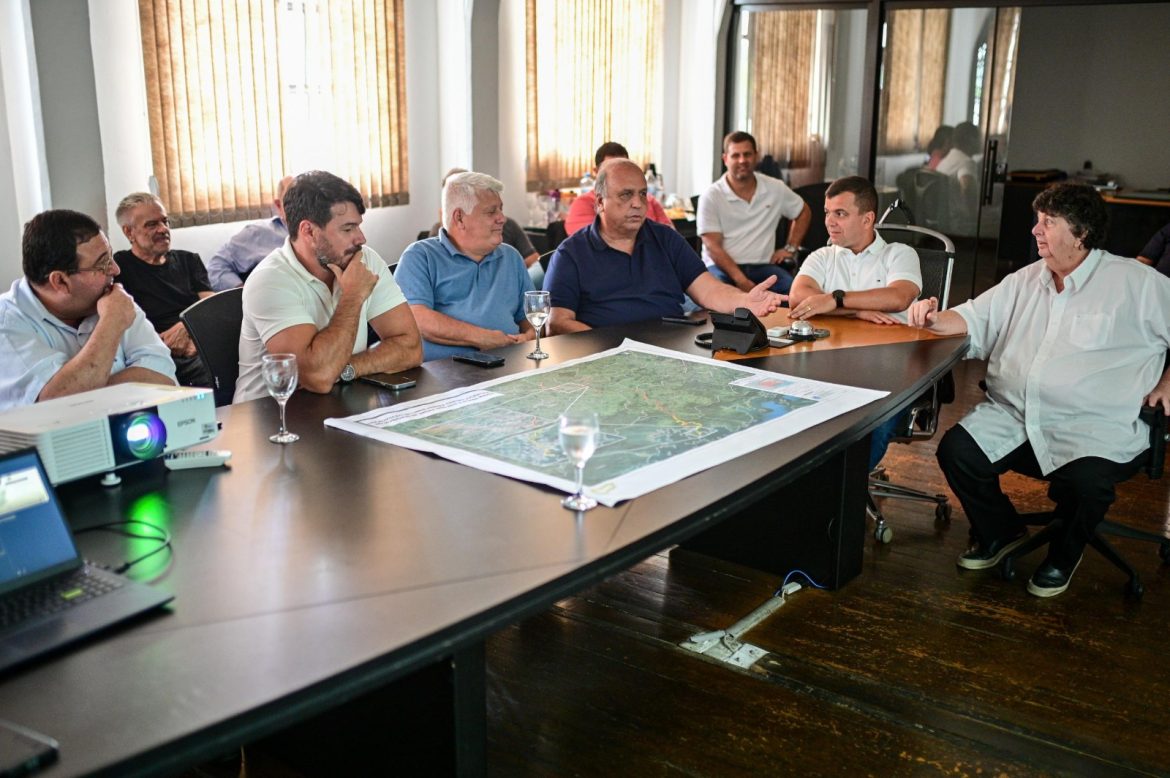 48 politica prefeitos e lideranças discutem reativação de eixo ferroviário e trem turístico de barra mansa a angra felipe vieira pmbm (4)