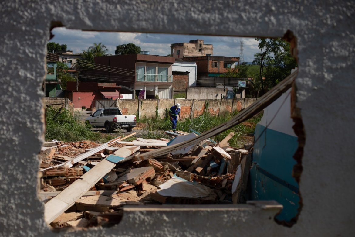 nova etapa da obra de reforma e ampliação da escola palmares, em volta redonda divulgação secom