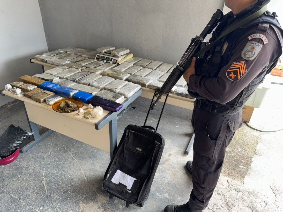 pm apreende grande quantidade de drogas em vr divulgação