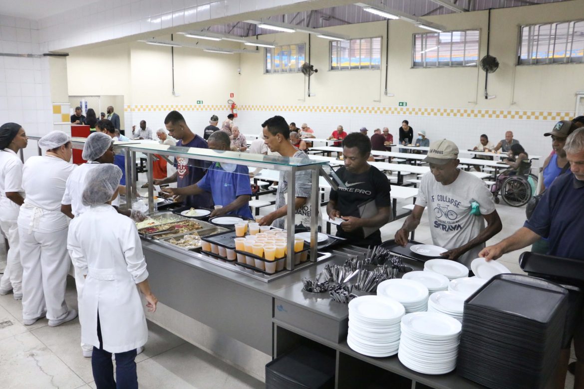 quatrocentas mil refeições já servidas no restaurante do povo de barra mansa chicvo de assis
