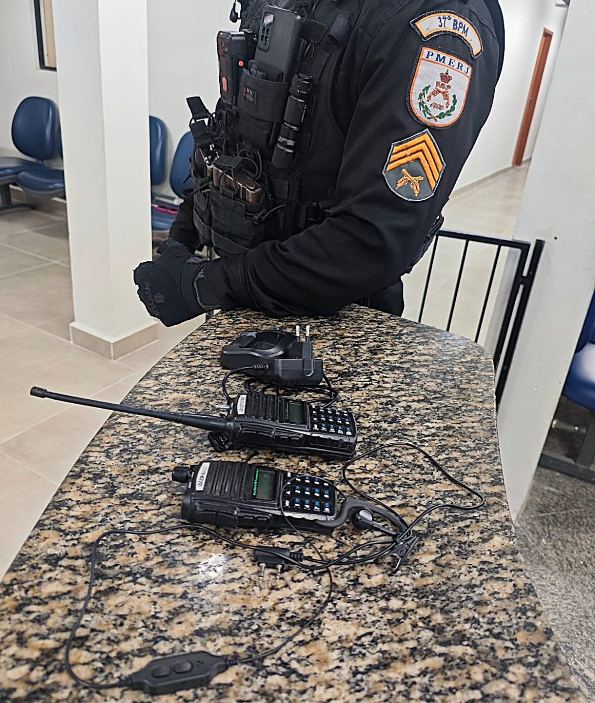 15.cf.rs.polÍcia.suspeitos de tráfico abandonam rádios.divulgaÇÃopm