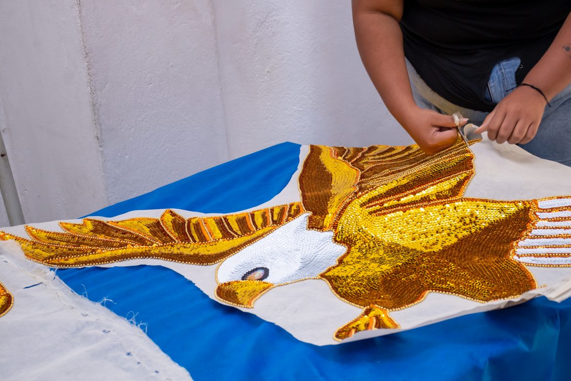 20 02 2025 produção de bordados para o carnaval 5 foto iam martins