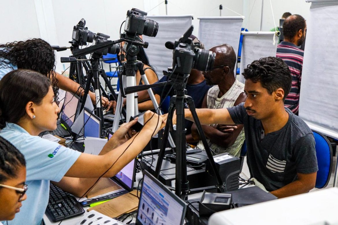 21.cf.res.cidades.detran promove mutirão de emissão.1.mutirÃo.divulgaÇÃo