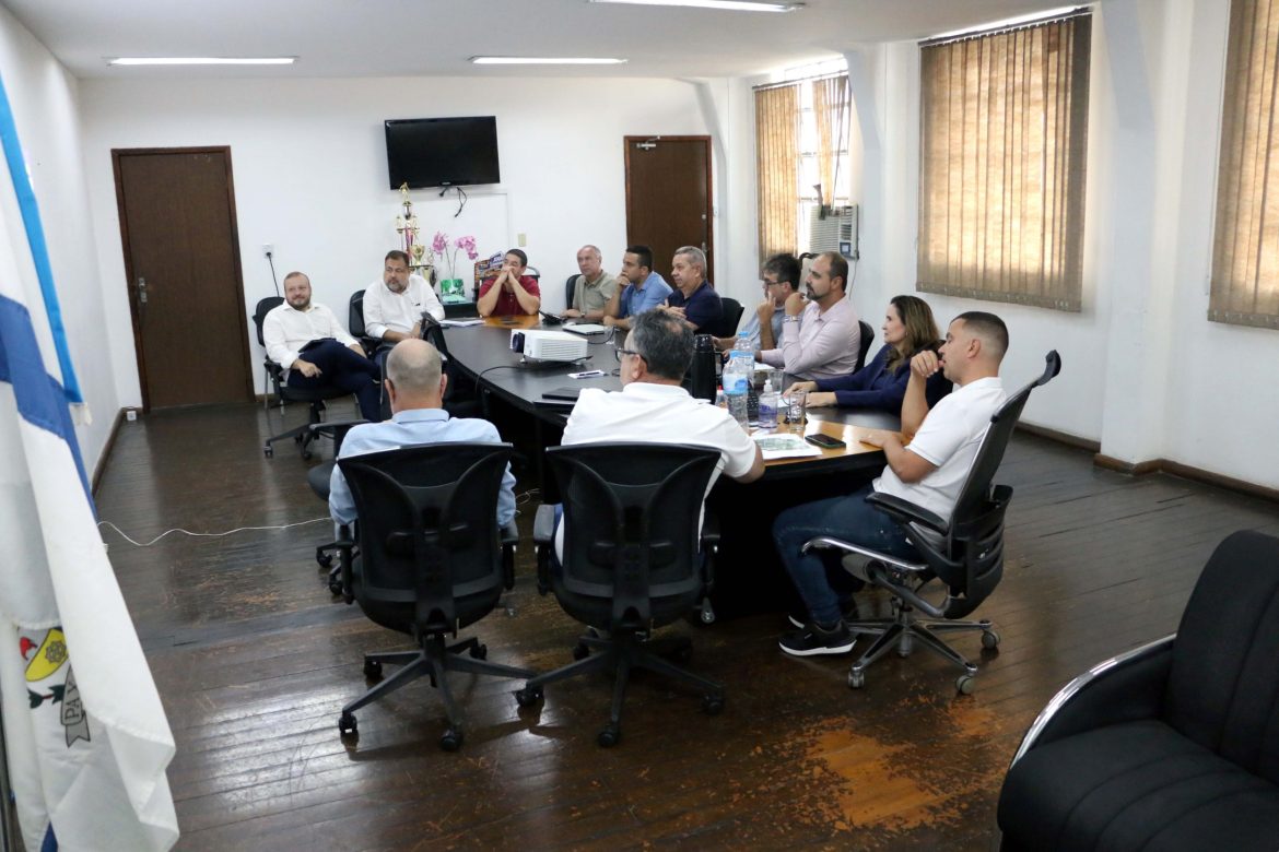 39 politica ccr riosp apresenta ao prefeito projeto de ampliação da via dutra na área de barra mansa chico de assis pmbm (4)