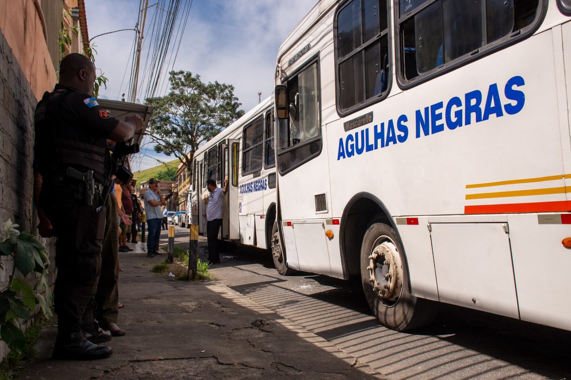 a.coletivos da mesma empresa bateram de frente iam martins 