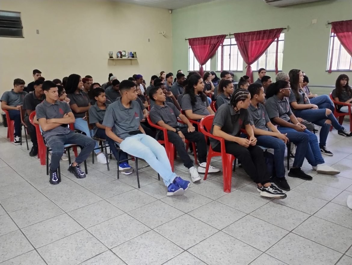 fbg promove primeiro encontro com os adolescentes e jovens do peaa da turma de 2025 secom divulgação