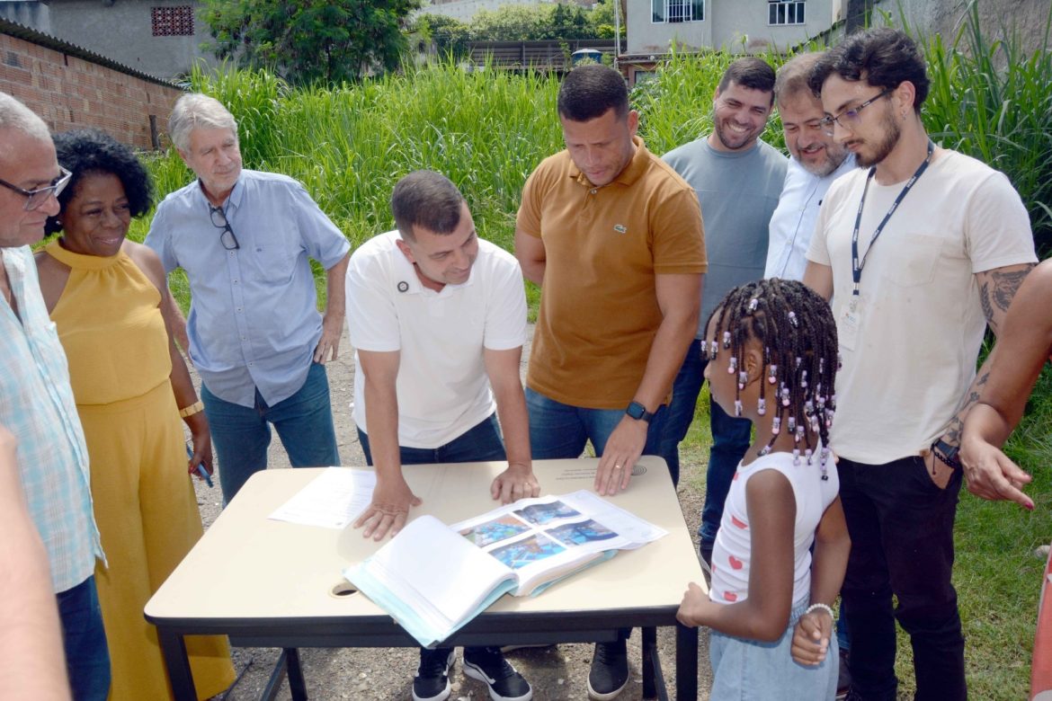 iniciada a obra de construção de área recreativa na escola municipal nove de abril, em barra mansa paulo dimas