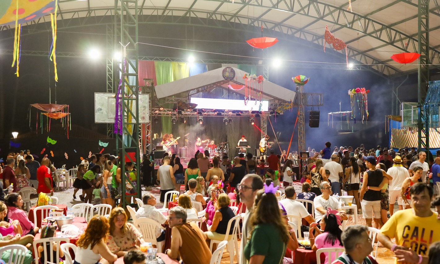 pet folia agita o carnaval do clube dos funcionários divulgação