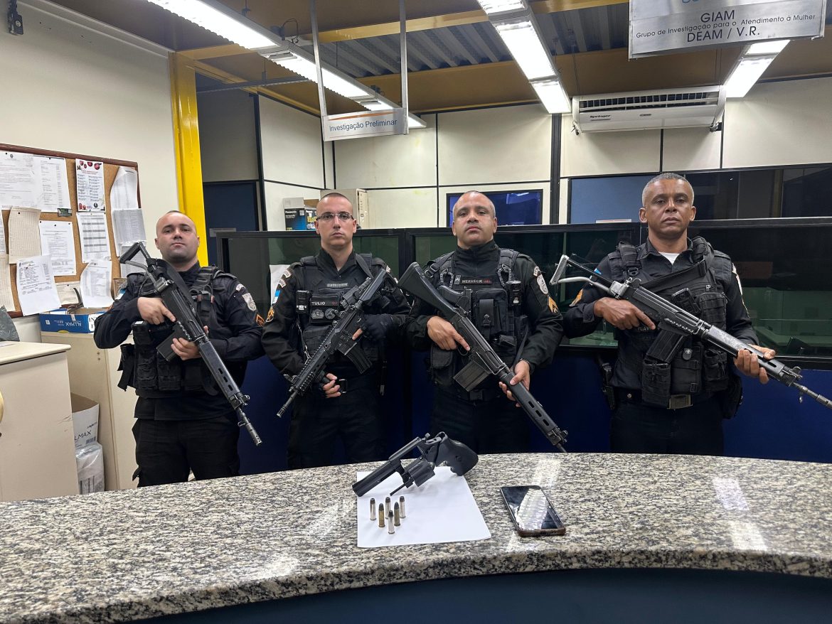 pm detém jovem com arma e munições em barra mansa divulgação