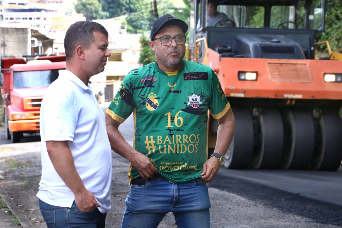 prefeito de barra mansa acompanha obras de pavimentação na vila ursulino chico de assis