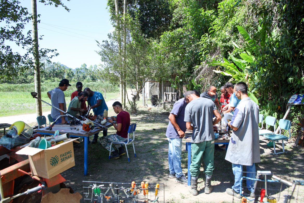 c 39 cf economia município fortalece agricultura familiar com curso gratuito de roçadeira costal (3)