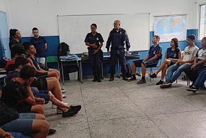 guarda municipal ministra palestra a estudantes redes sociais