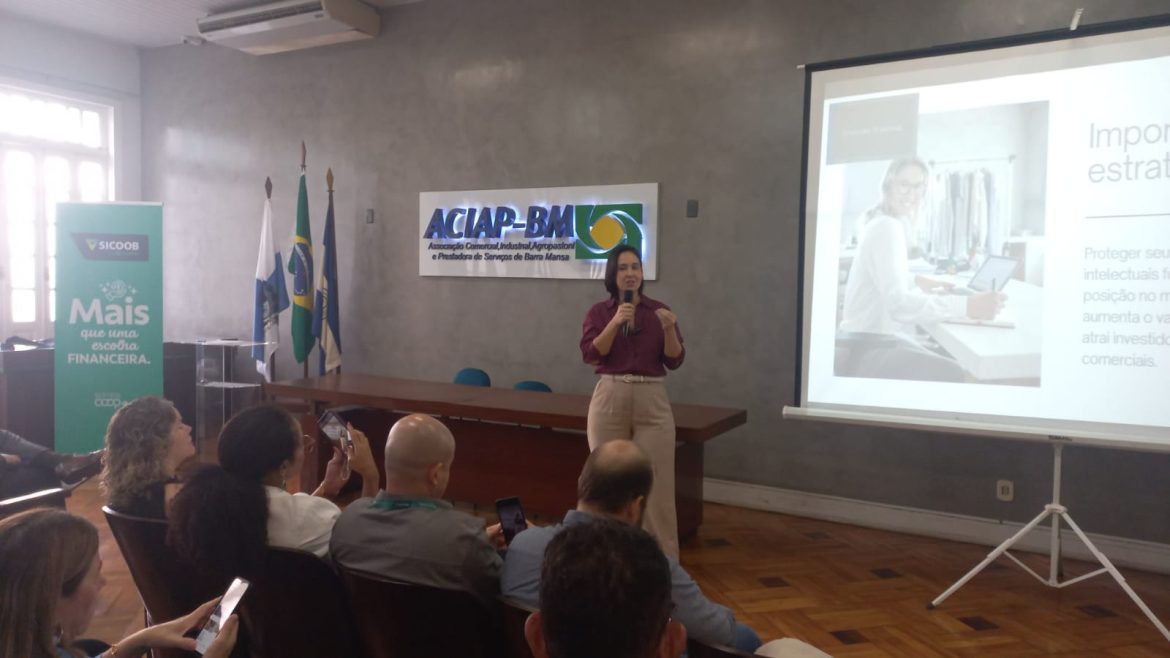 03 04 25 café com negócios traz palestra sobre proteção de marcas (01)