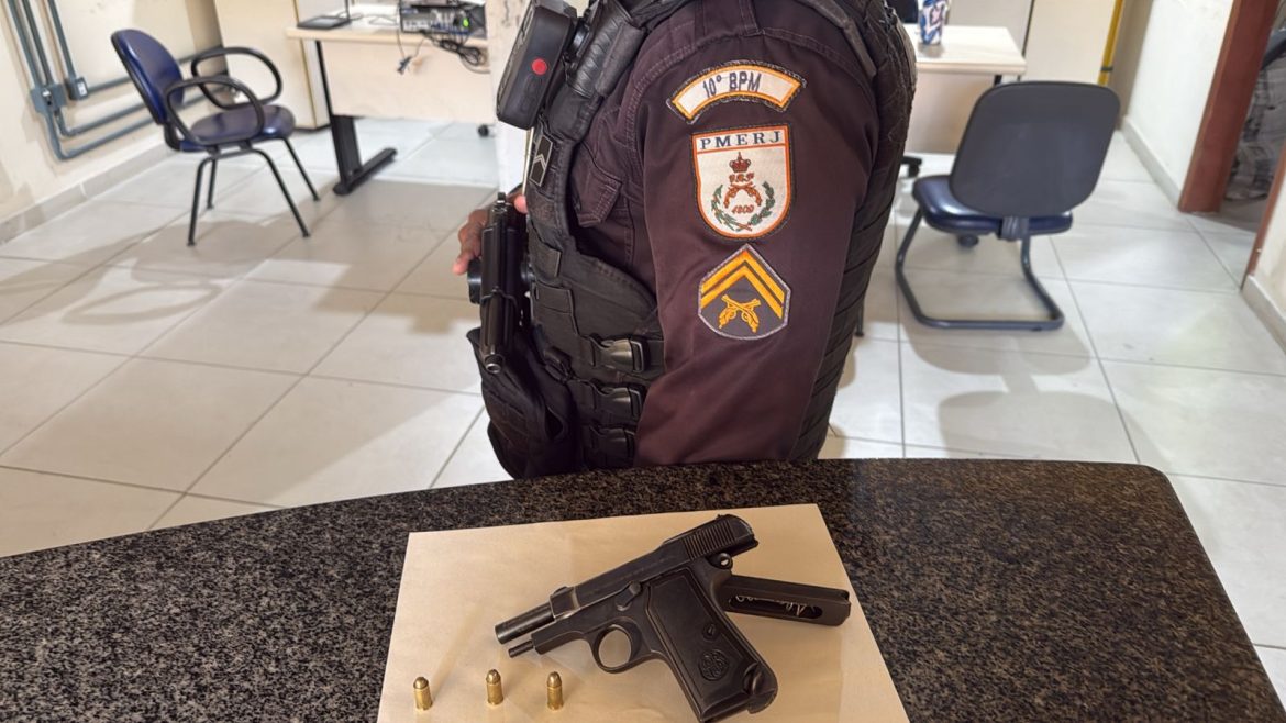 17.cf.res.polÍcia.homem é preso com pistola.divulgaÇÃopm
