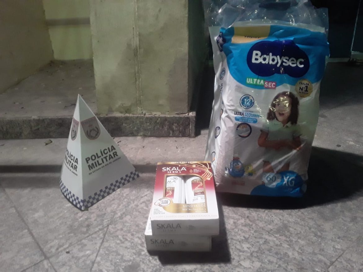 20.cf.res.polÍcia.homem é preso após furtar fraldas e produtos.divulgaÇÃopm