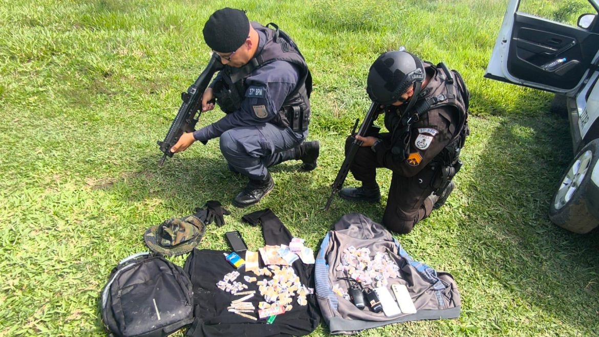 23.cf.res.polÍcia.dupla é presa suspeita de tráfico.divulgaÇÃopm