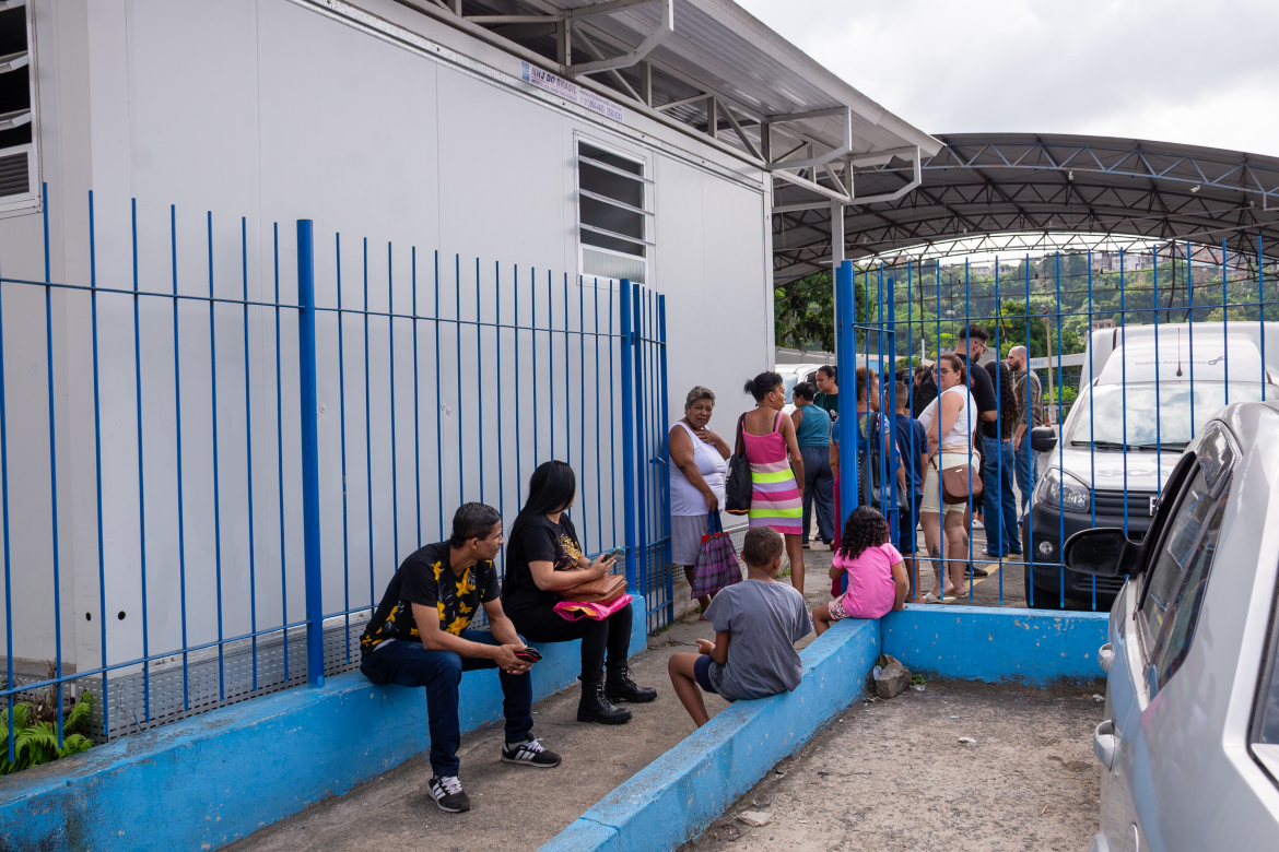24 04 2025 fila detran barra mansa 4 foto iam martins