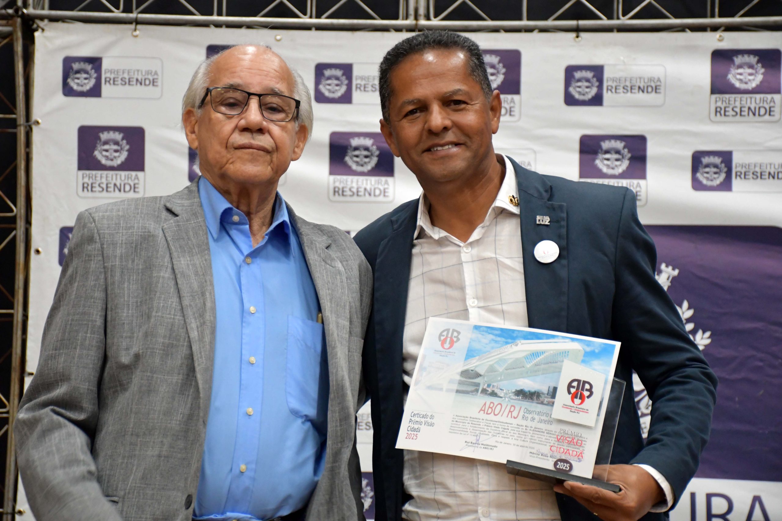 24.cf.res.cidades.ouvidoria de resende recebe certificado.2.ronaldo.raimundobrasilpmr