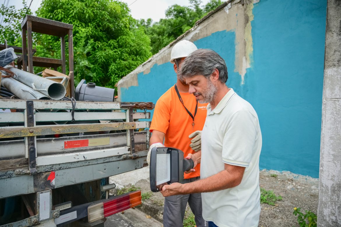 25.cf.res.cidades.serfiotis anuncia troca de lâmpadas.1.serfiotis.fabianosabinopmpr