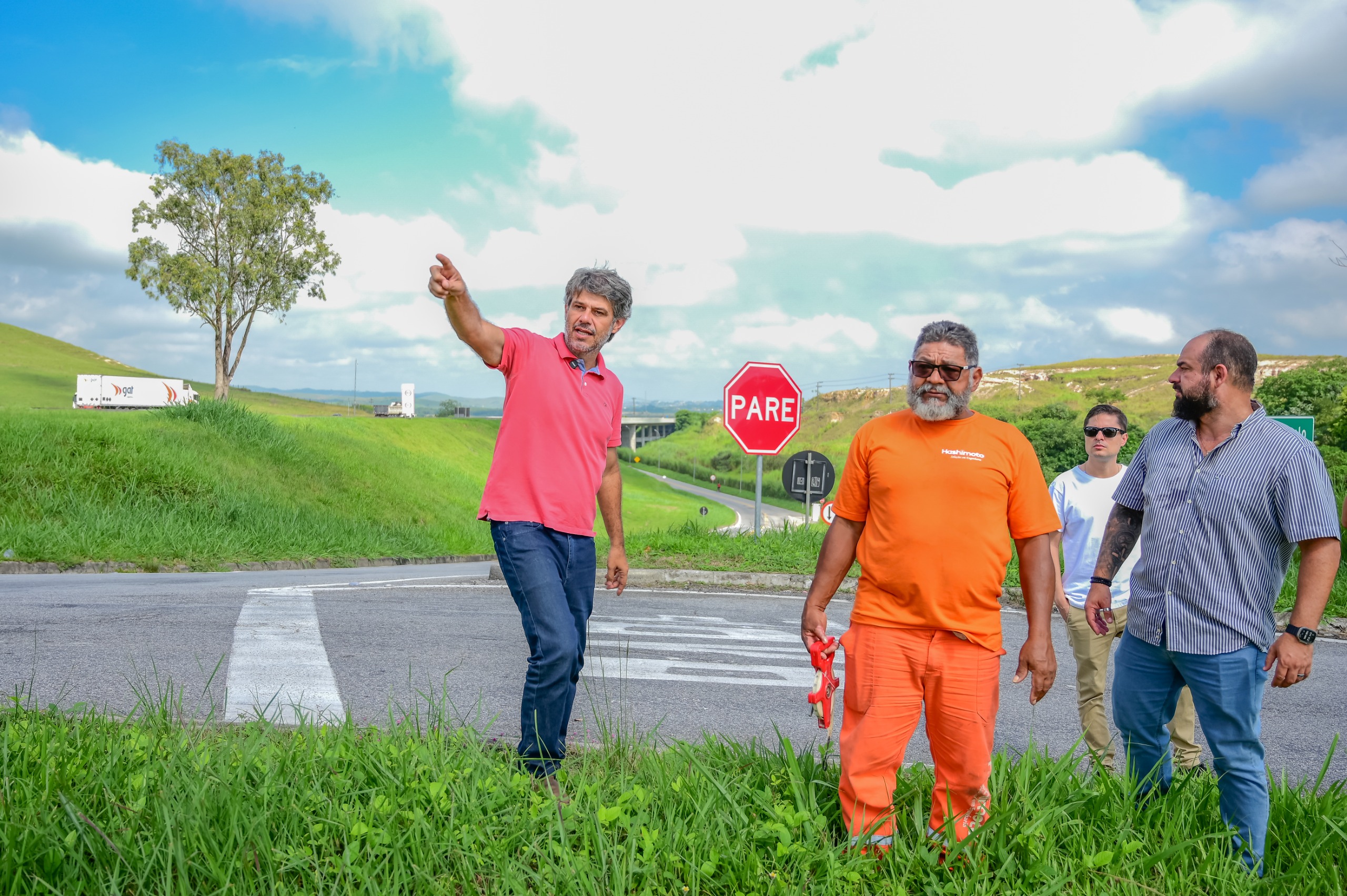 25.cf.res.cidades.serfiotis anuncia troca de lâmpadas.2.ampliaÇÃo.fabianosabinopmpr