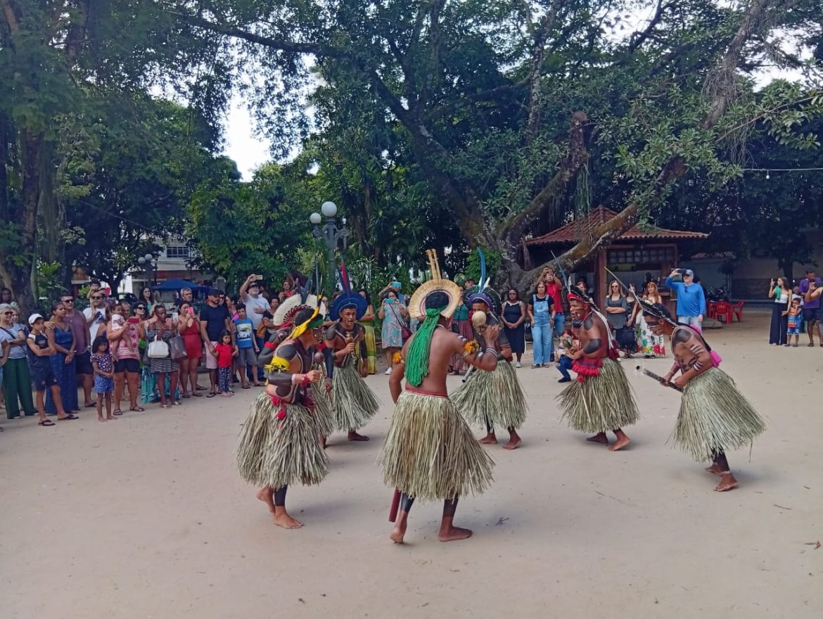 25.cf.res.cidades.valença celebra dia dos povos.1.danÇa.divulgaÇÃopmv