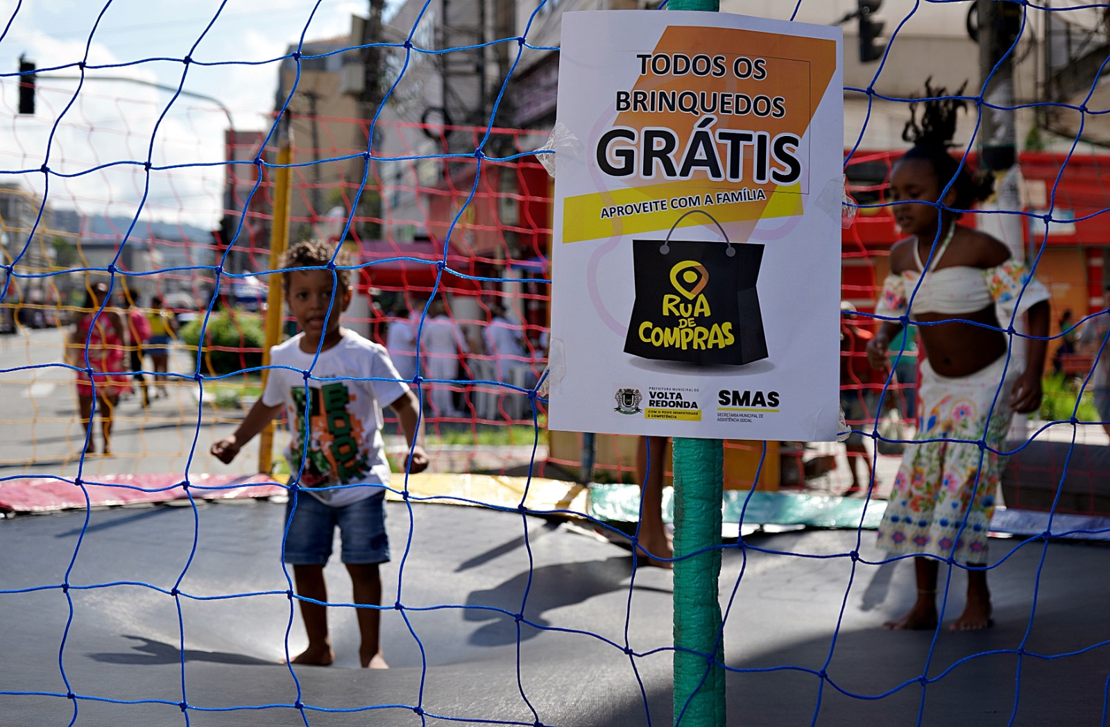 54.cf.res.economia.volta redonda abre ‘rua de compras'.2.evento.geraldorodriguespmvr (3)