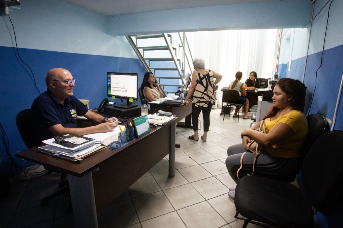 aposentados recebem ajuda do procon vr para recuperarem dinheiro descontado indevidamente de seus benefícios cris oliveira secom1