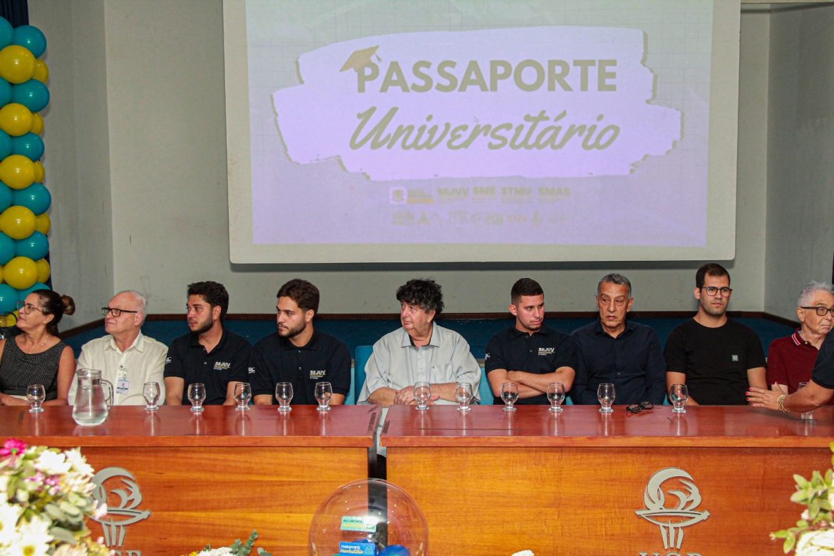 aula inaugural do ‘passaporte universitário’ é realizada pela secretaria da juventude de volta redonda adriana cópio secom