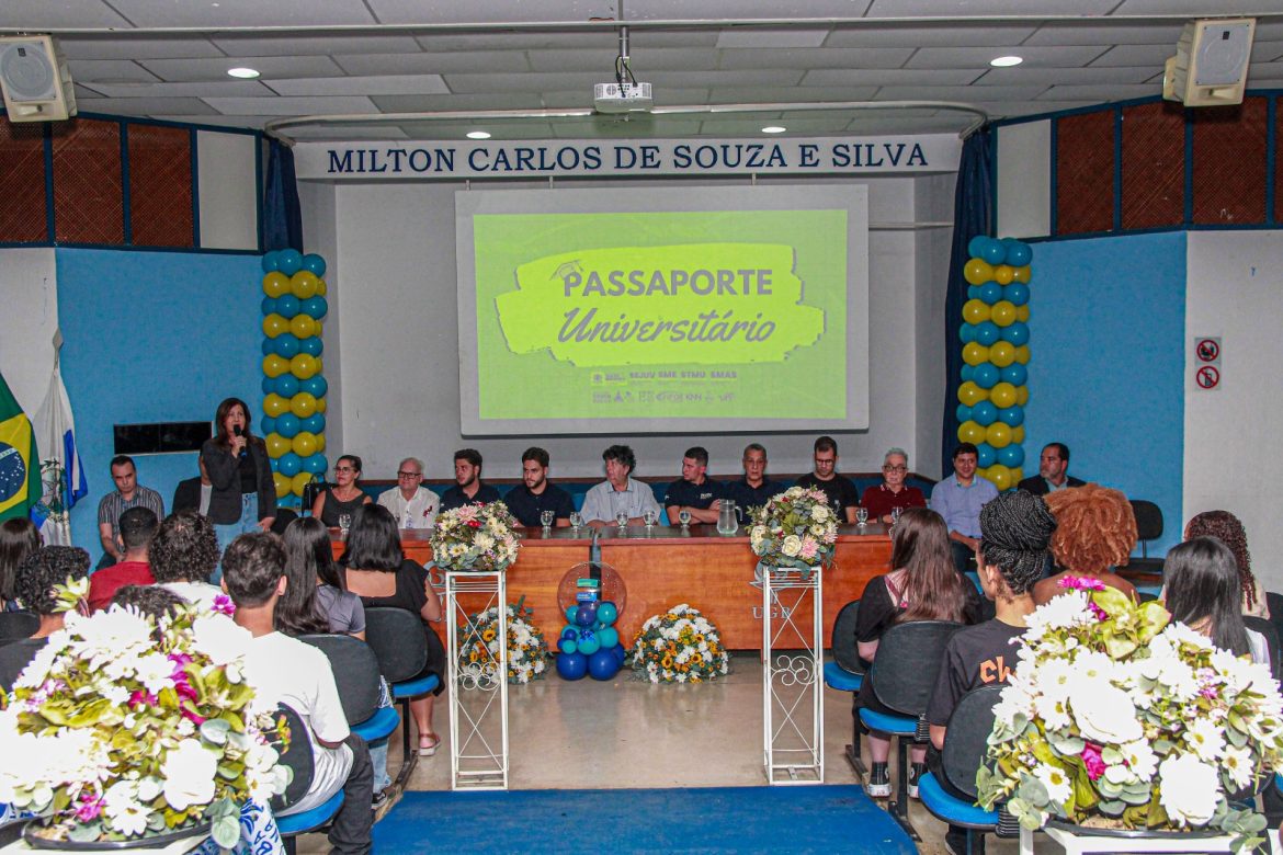 aula inaugural do ‘passaporte universitário’ é realizada pela secretaria da juventude de volta redonda adriana cópio secom11