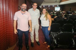 coluna notas e notas.2.quatis.redessociais.res2548