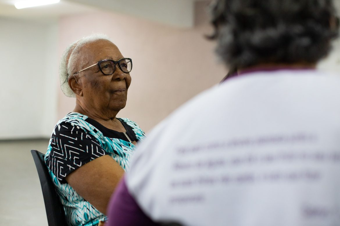 idosa de 101 anos fala de sua trajetória no grupo de convivência da prefeitura de volta redonda cris oliveira secom