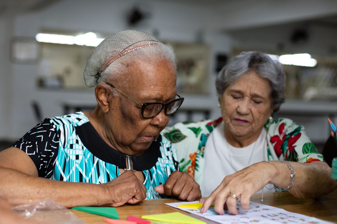 idosa de 101 anos fala de sua trajetória no grupo de convivência da prefeitura de volta redonda cris oliveira secom15