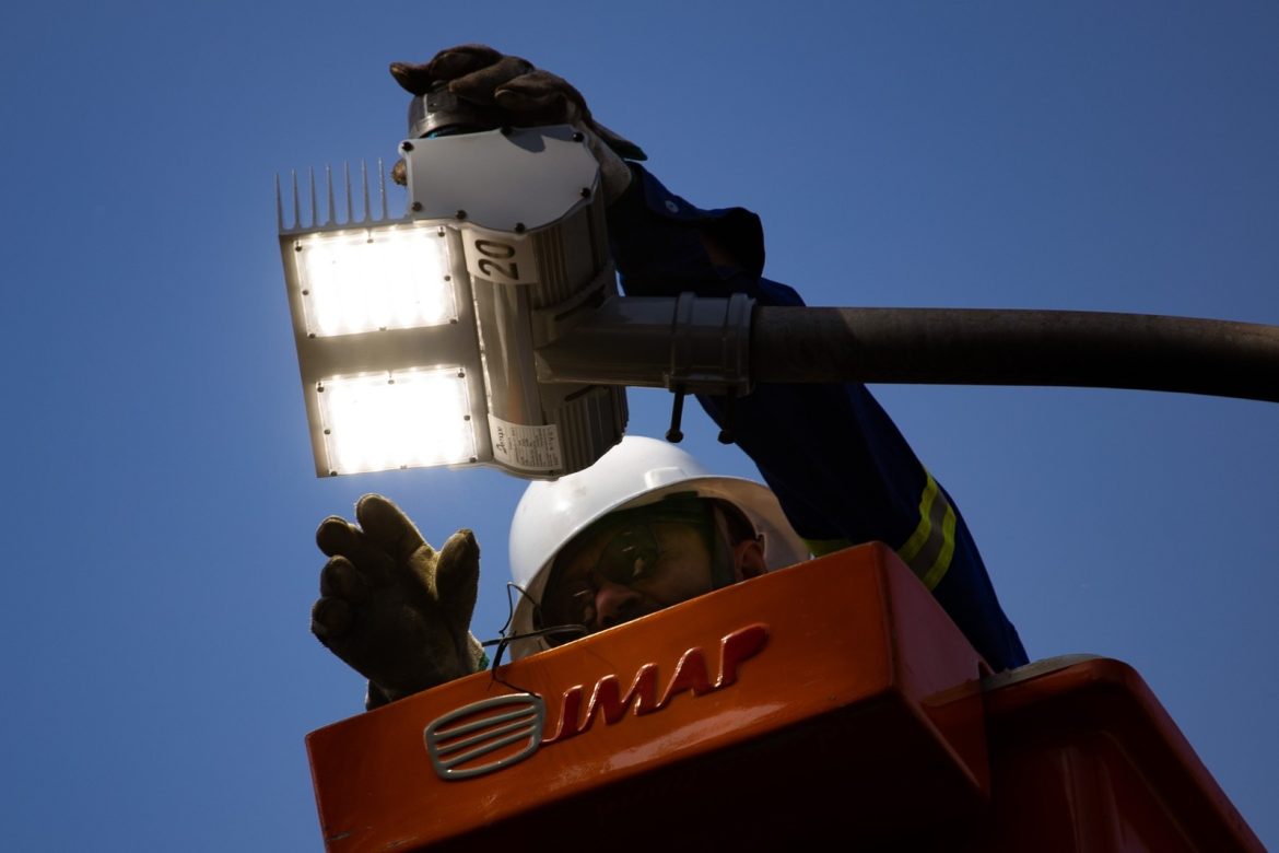 mais de 20 bairros de volta redonda foram beneficiados com a modernização da iluminação pública entre março e abril arquivo cris oliveira