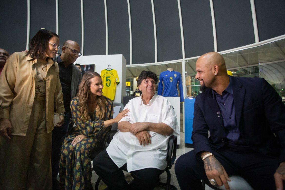 notasvr felipe melo lanÇa livro e exposiÇÃo em vr cris oliveira secom1