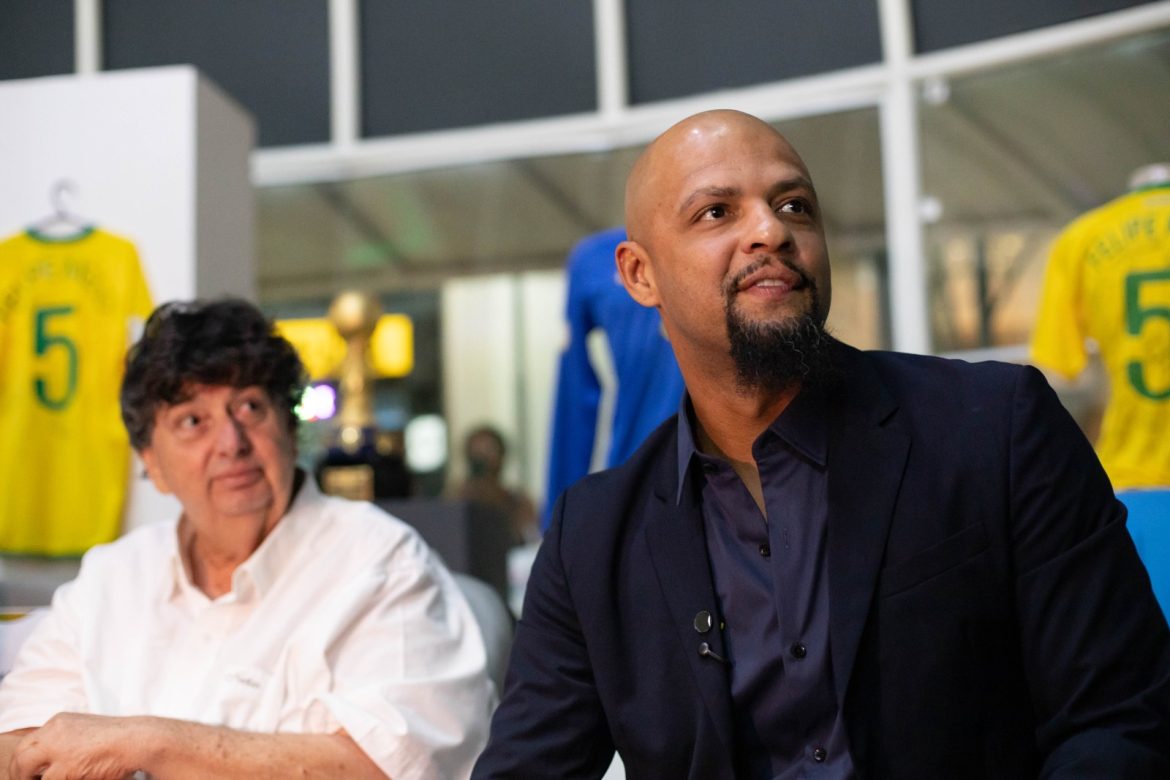 notasvr felipe melo lanÇa livro e exposiÇÃo em vr cris oliveira secom11