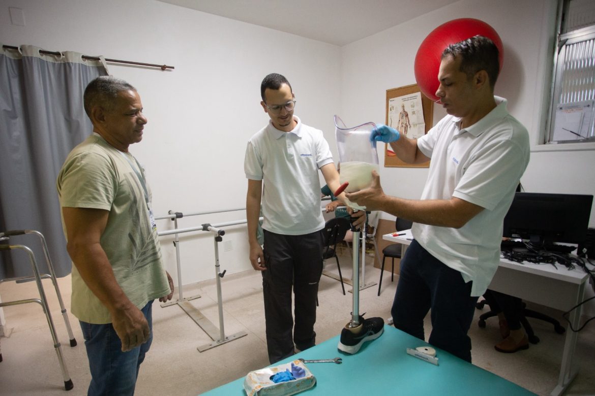 novas próteses são entregues para pacientes do centro especializado em reabilitação de volta redonda cris oliveira secom novas próteses são entregues para pacientes do centro especializado em reabilitação de volta redonda cris oliveira secom