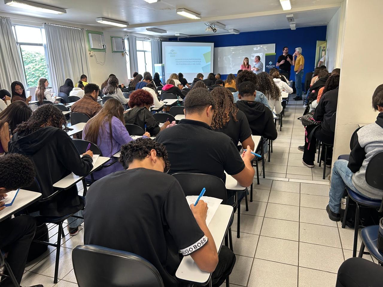Últimas vagas de curso pré vestibular divulgação
