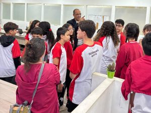 visita na secretaria de assistência social divulgação pmq