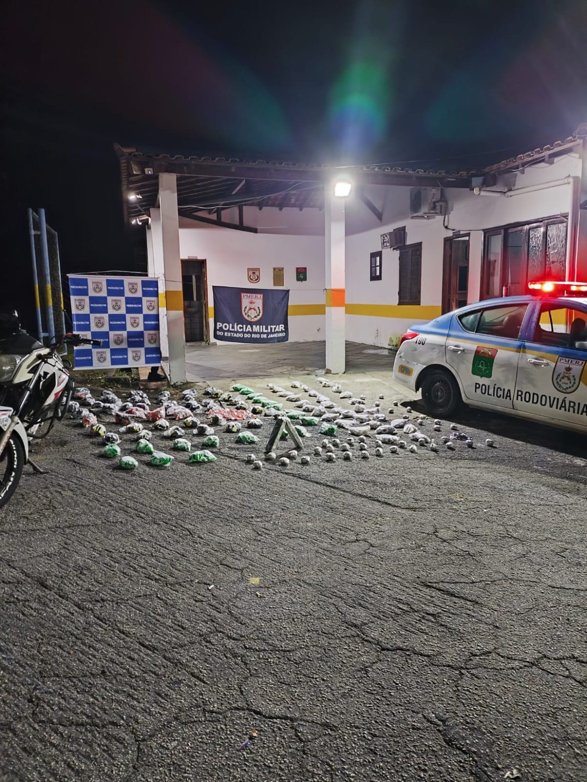 11 polÍcia policiais do cprv detêm homem com grande quantidade de drogas divulgaÇÃo