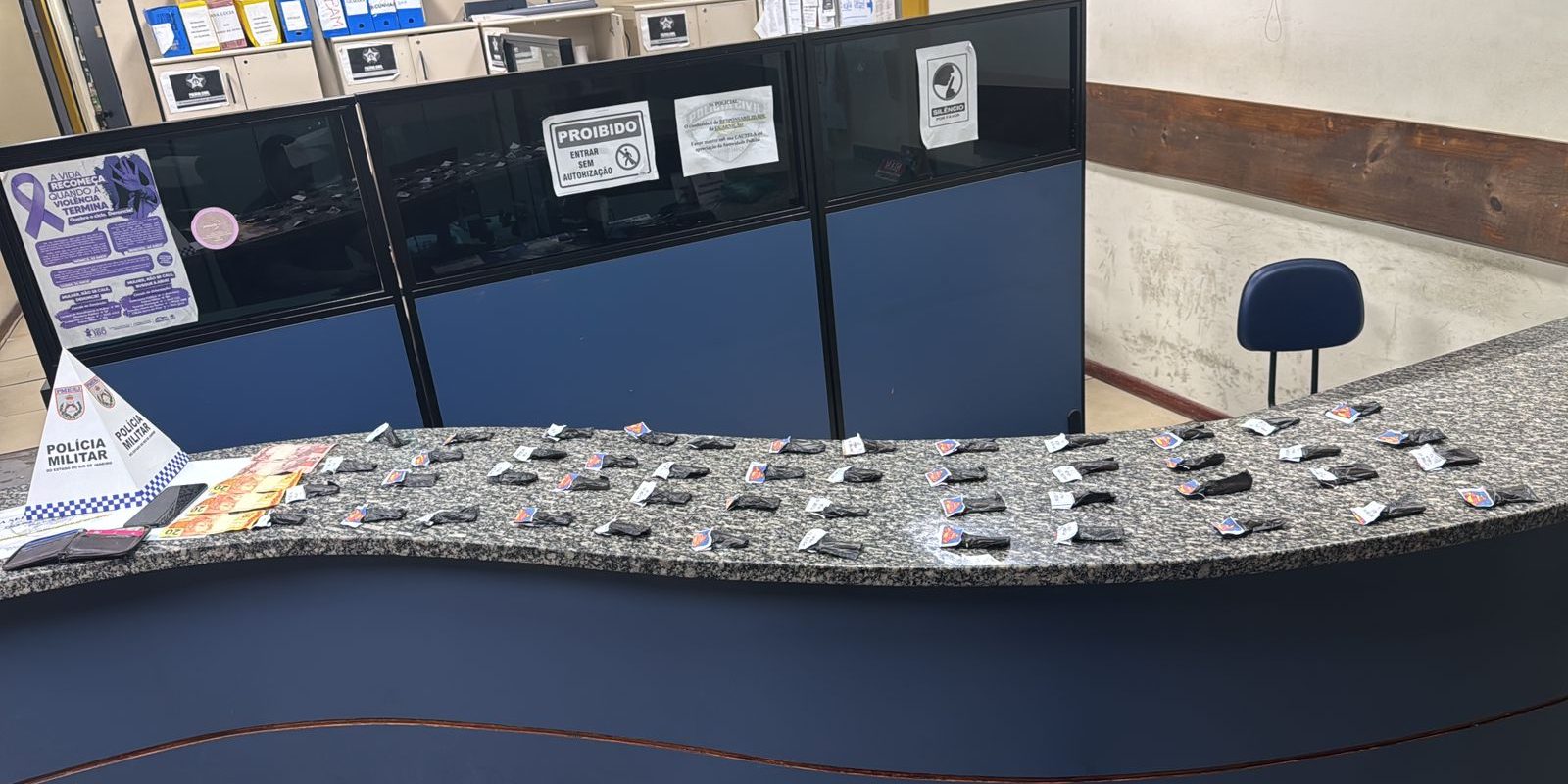 16.cf.res.polÍcia.homem é detido suspeito de drogas.divulgaÇÃopm