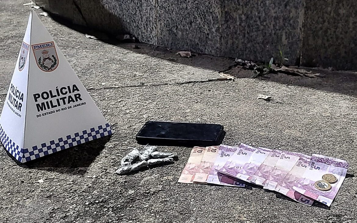 17.cf.res.polÍcia.adolescente é apreendido com maconha.divulgaÇÃopm